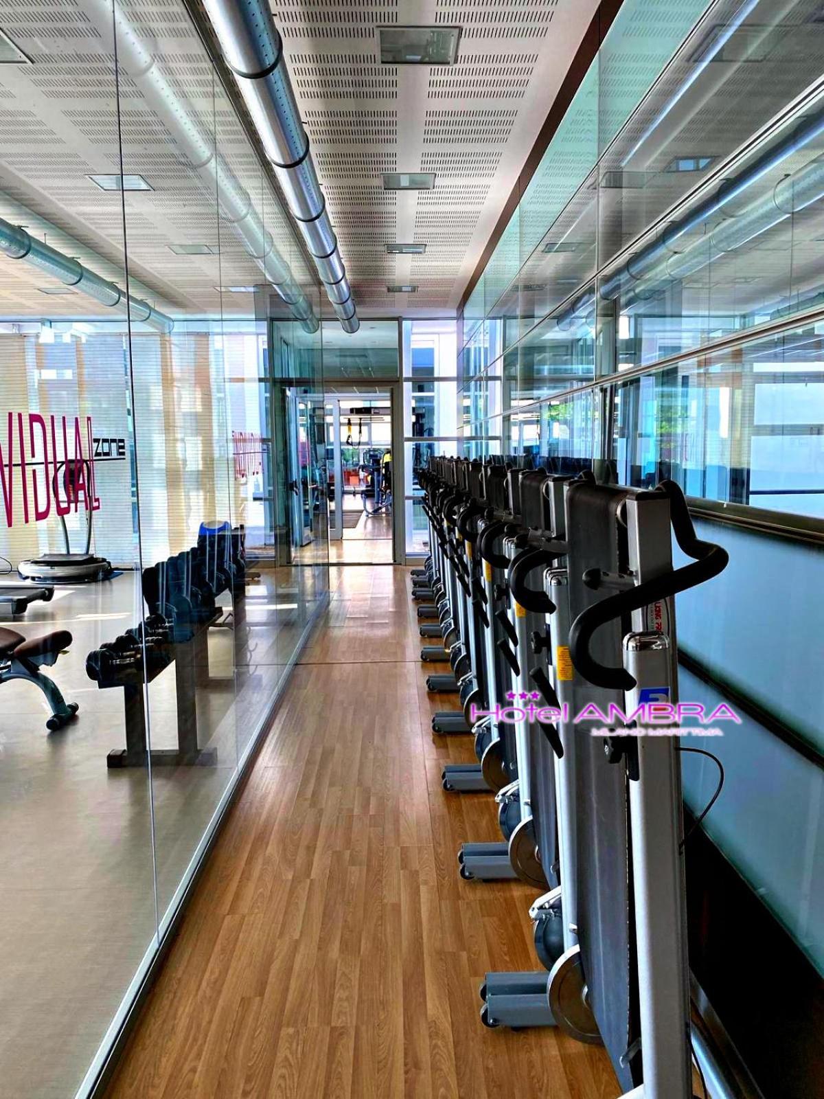 Hotel Ambra Milano Marittima Kültér fotó